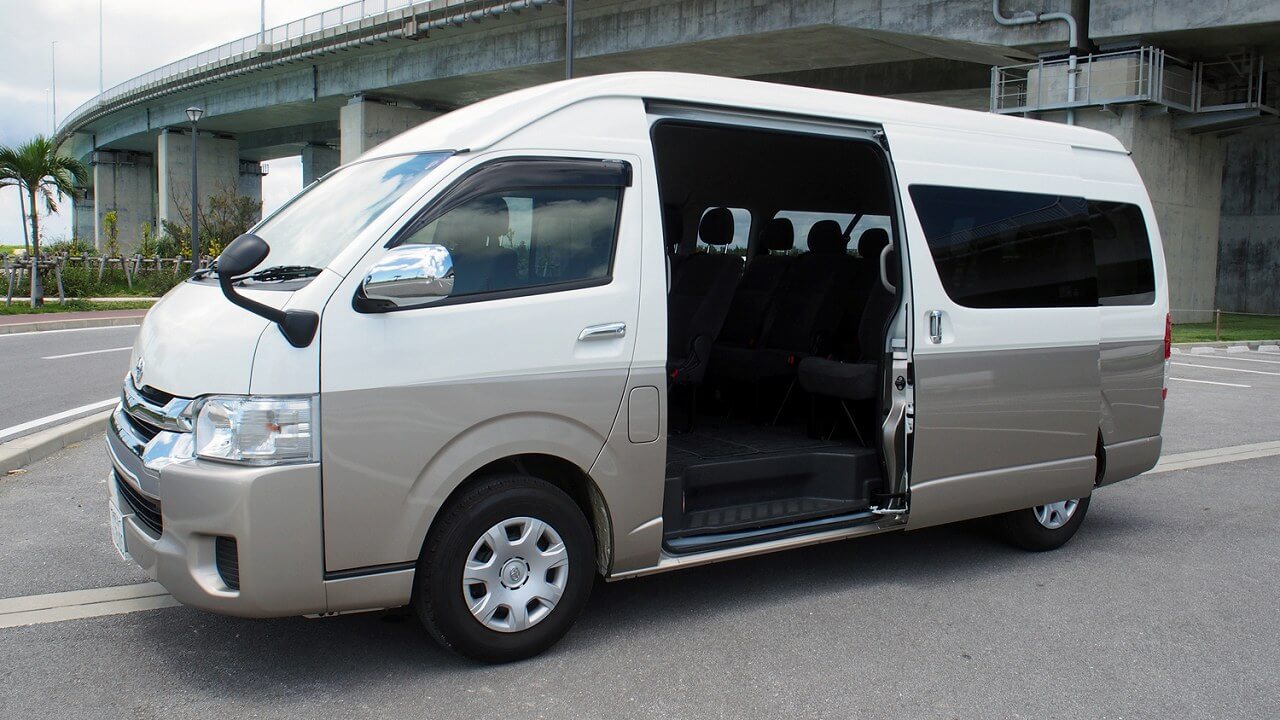 Toyota Hiace private van used for Hokkaido transfers