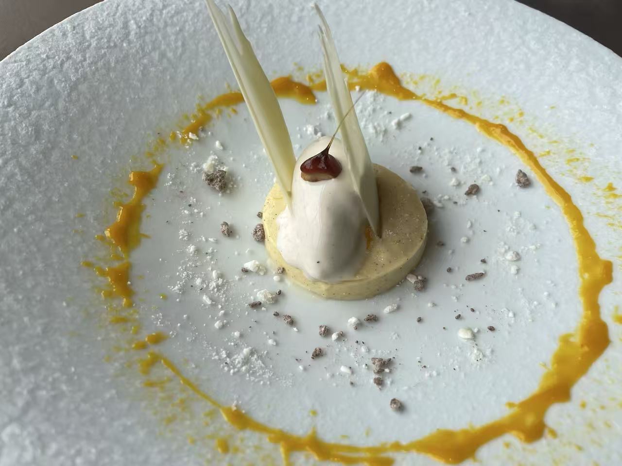 Vanilla and mango dessert served at a Hokkaido restaurant
